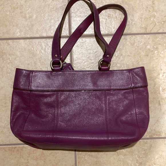 Coach purse - Picture 2 of 6